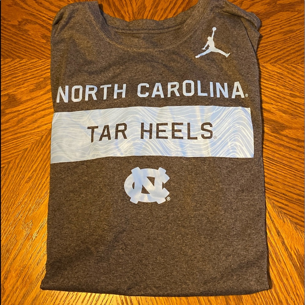 Men's Dry-Fit UNC Short Sleeve Shirt - Picture 1 of 5